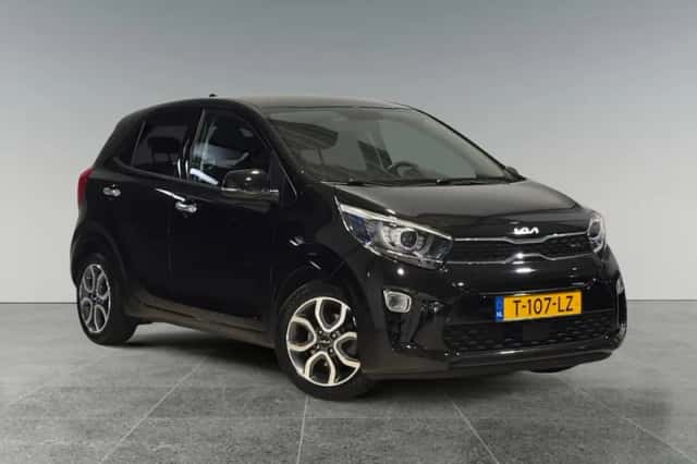 Kia Picanto (2023) thumbnail 3