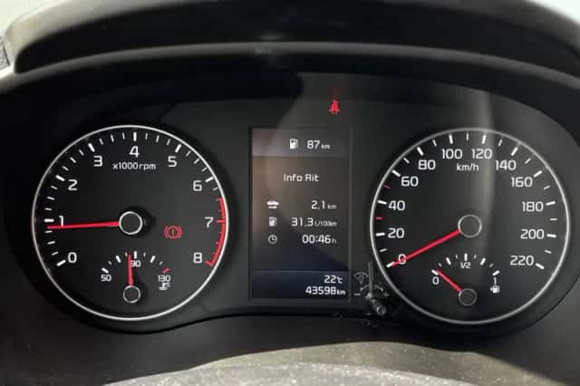 Kia Picanto (2023) thumbnail 5