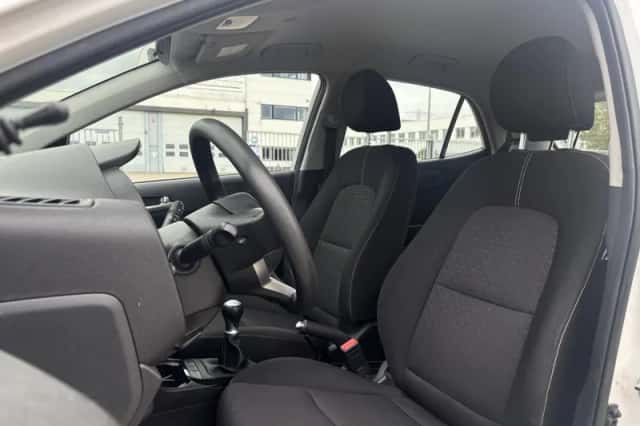 Kia Picanto (2022) thumbnail 2