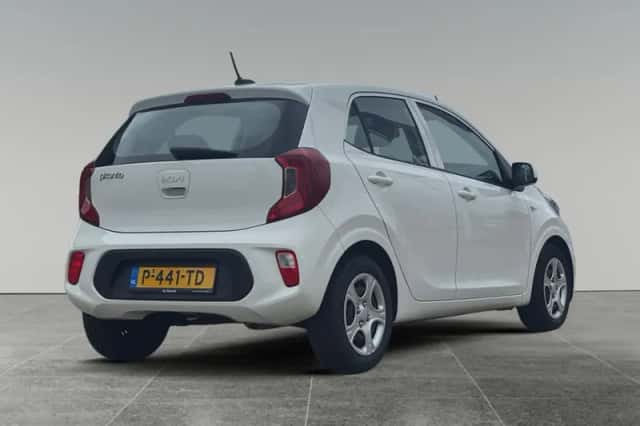 Kia Picanto (2022) thumbnail 4