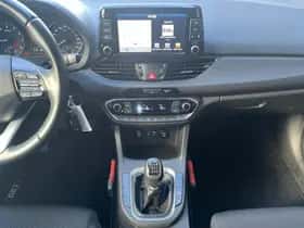 Hyundai i30 (2021) thumbnail 9