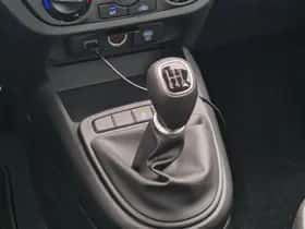 Hyundai i10 (2024) thumbnail 18
