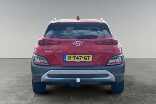 Hyundai Kona (2022) thumbnail 4