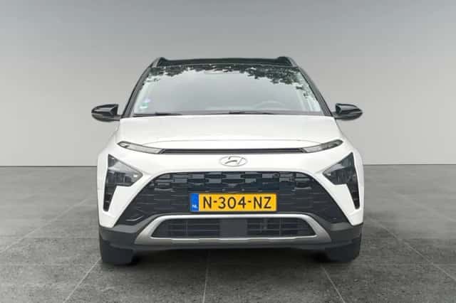 Hyundai Bayon (2022) thumbnail 3