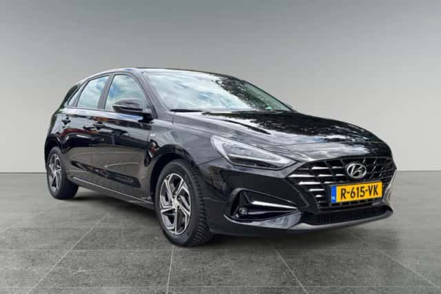 Hyundai i30 (2022) thumbnail 3