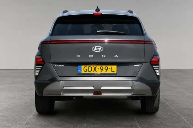 Hyundai Kona (2024) thumbnail 4