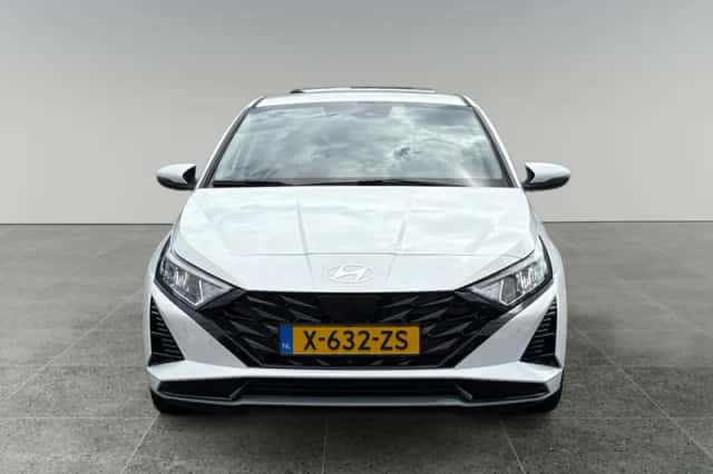 Hyundai i20 (2024) thumbnail 3