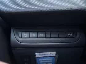 Peugeot 2008 (2014) thumbnail 28
