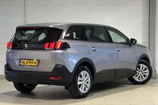 Peugeot 5008 (2024) thumbnail 4