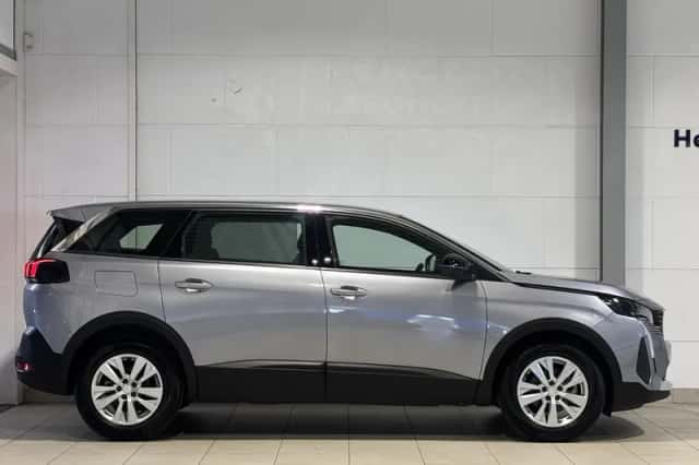 Peugeot 5008 (2024) thumbnail 6