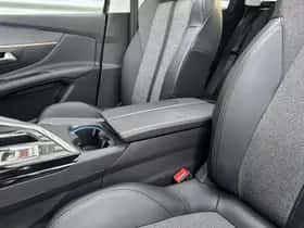 Peugeot 3008 (2019) thumbnail 18