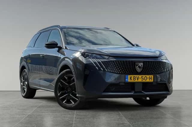 Peugeot 5008 (2025) thumbnail 2