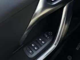 Peugeot 2008 (2018) thumbnail 23