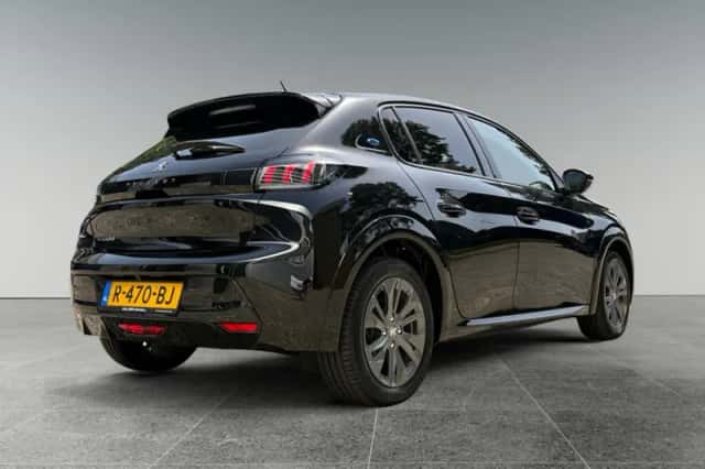 Peugeot e-208 (2022) thumbnail 5