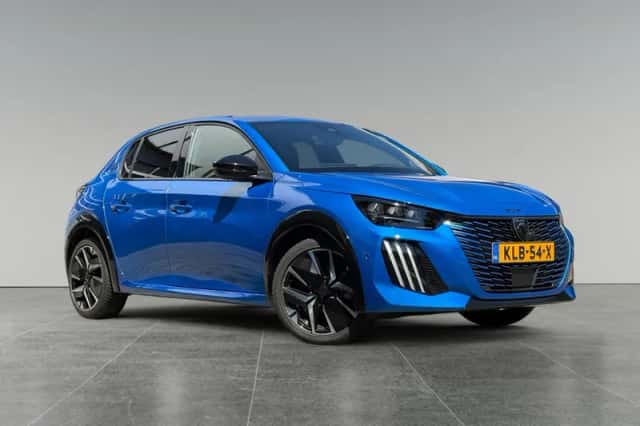 Peugeot 208 (2024) thumbnail 3