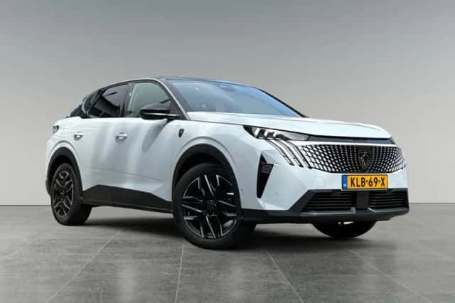 Peugeot 3008 (2025) thumbnail 3