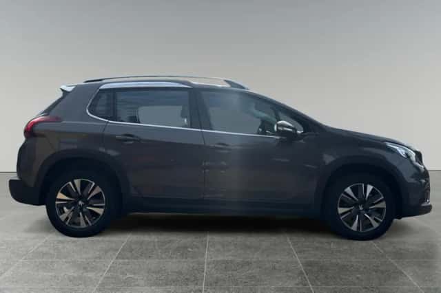 Peugeot 2008 (2019) thumbnail 4