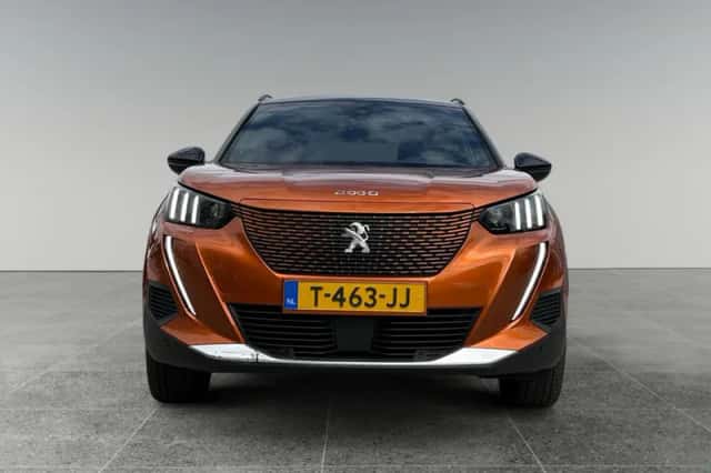 Peugeot e-2008 (2023) thumbnail 2
