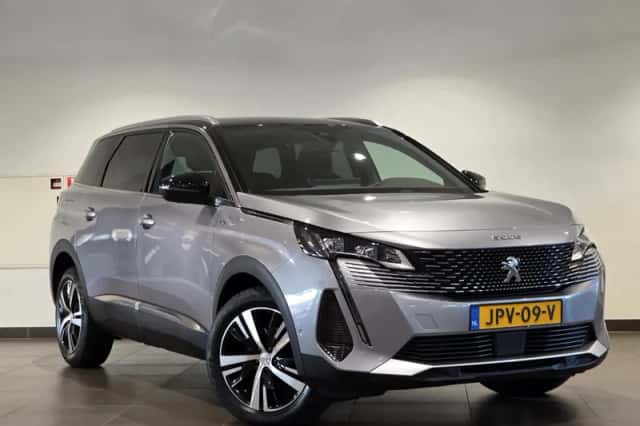 Peugeot 5008 (2023) thumbnail 3