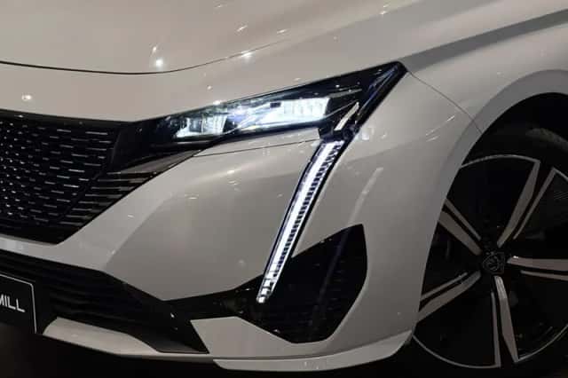 Peugeot 308 (2024) thumbnail 2