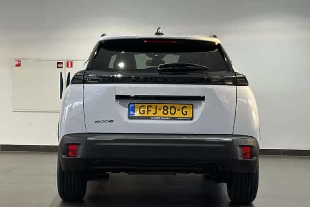 Peugeot 2008 (2024) thumbnail 6