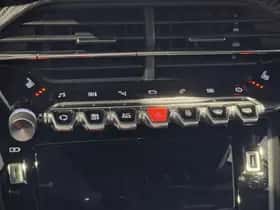 Peugeot 2008 (2021) thumbnail 26