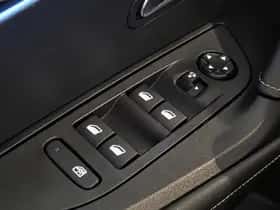 Peugeot 2008 (2021) thumbnail 40