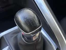 Peugeot 3008 (2018) thumbnail 28