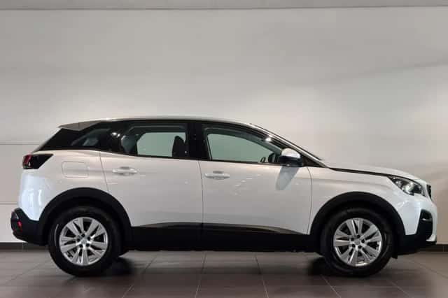 Peugeot 3008 (2018) thumbnail 5