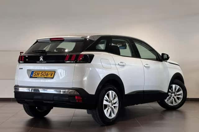 Peugeot 3008 (2018) thumbnail 6