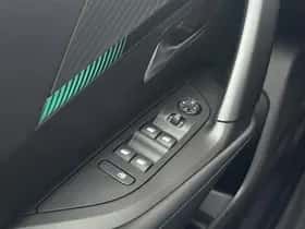 Peugeot 2008 (2021) thumbnail 36