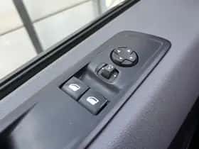 Peugeot E-Expert (2021) thumbnail 23