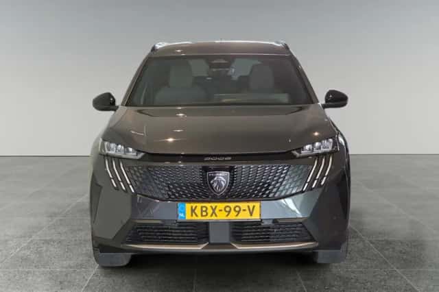 Peugeot 5008 (2025) thumbnail 4