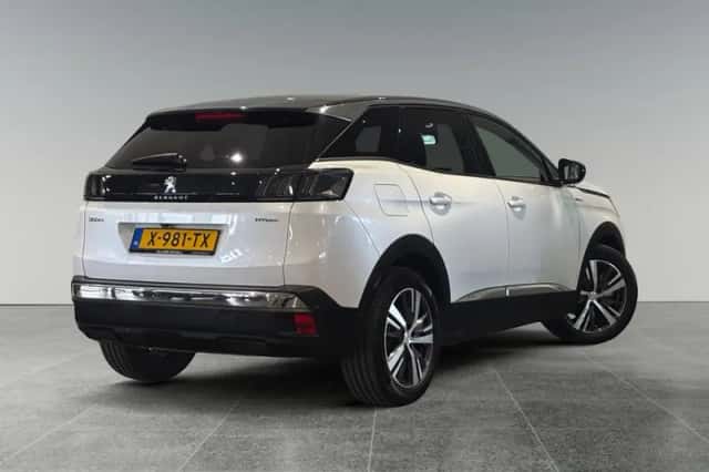 Peugeot 3008 (2024) thumbnail 6