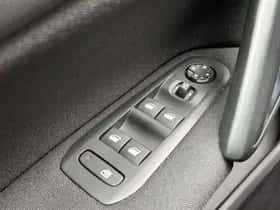 Peugeot 308 (2014) thumbnail 22