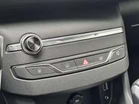 Peugeot 308 (2014) thumbnail 25