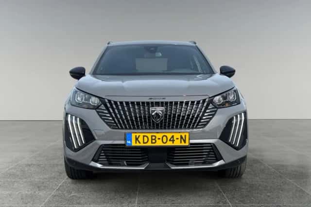 Peugeot 2008 (2024) thumbnail 3