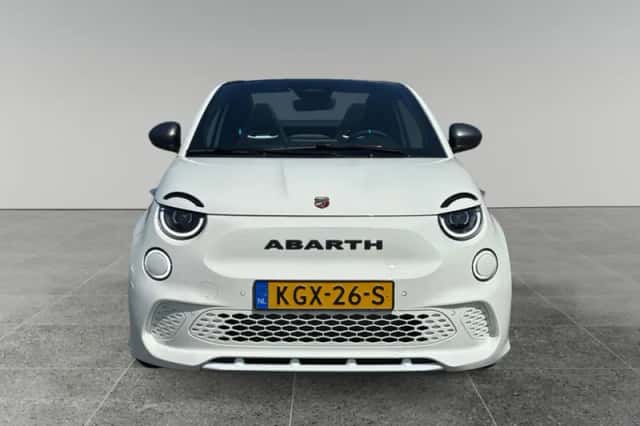 Abarth 500e (2026) thumbnail 2