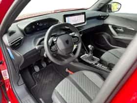 Peugeot 2008 (2024) thumbnail 8