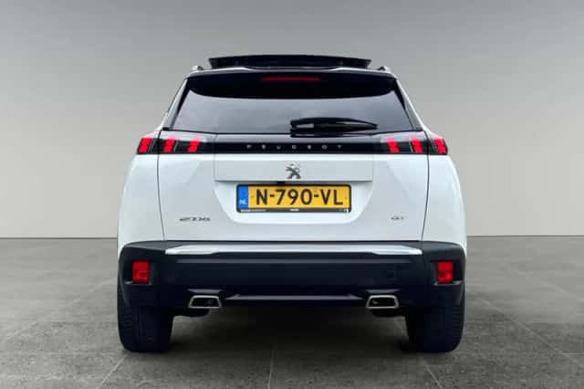 Peugeot 2008 (2021) thumbnail 4