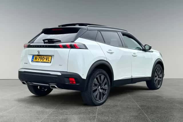 Peugeot 2008 (2021) thumbnail 5