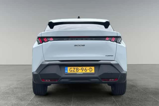 Peugeot 3008 (2024) thumbnail 4
