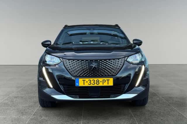 Peugeot 2008 (2023) thumbnail 5