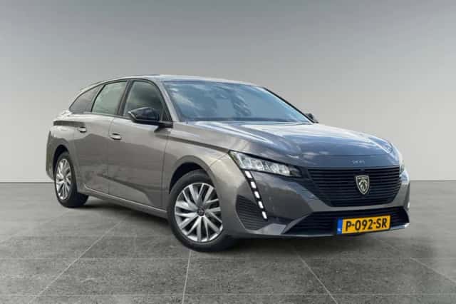 Peugeot 308 (2022) thumbnail 3
