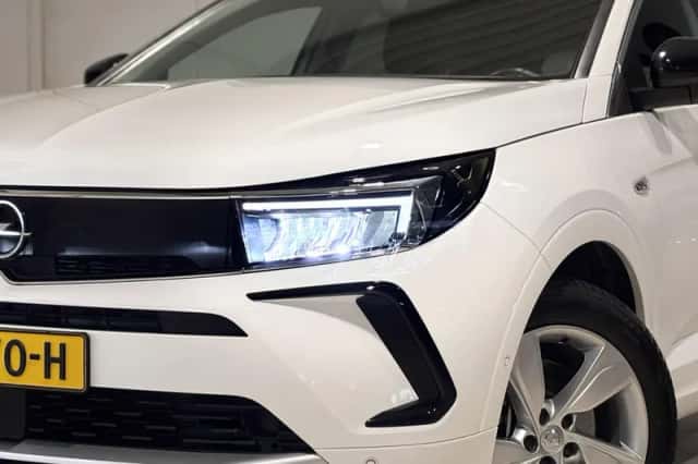 Opel Grandland (2023) thumbnail 2