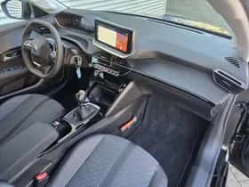 Peugeot 208 (2024) thumbnail 3