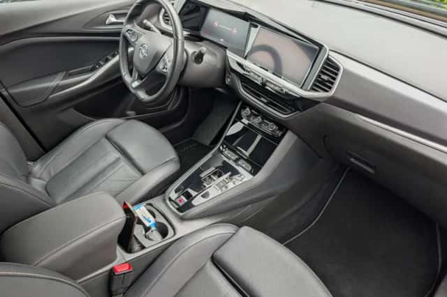 Opel Grandland (2023) thumbnail 3