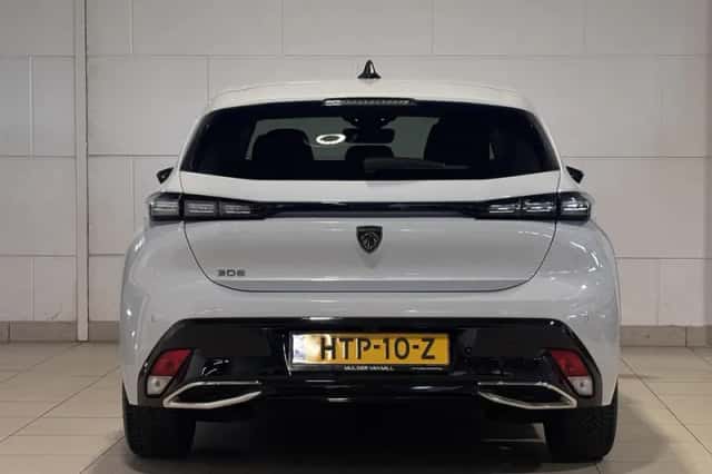 Peugeot 308 (2024) thumbnail 5