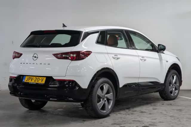 Opel Grandland (2024) thumbnail 2