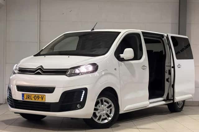 Peugeot E-Traveller (2021) thumbnail 2